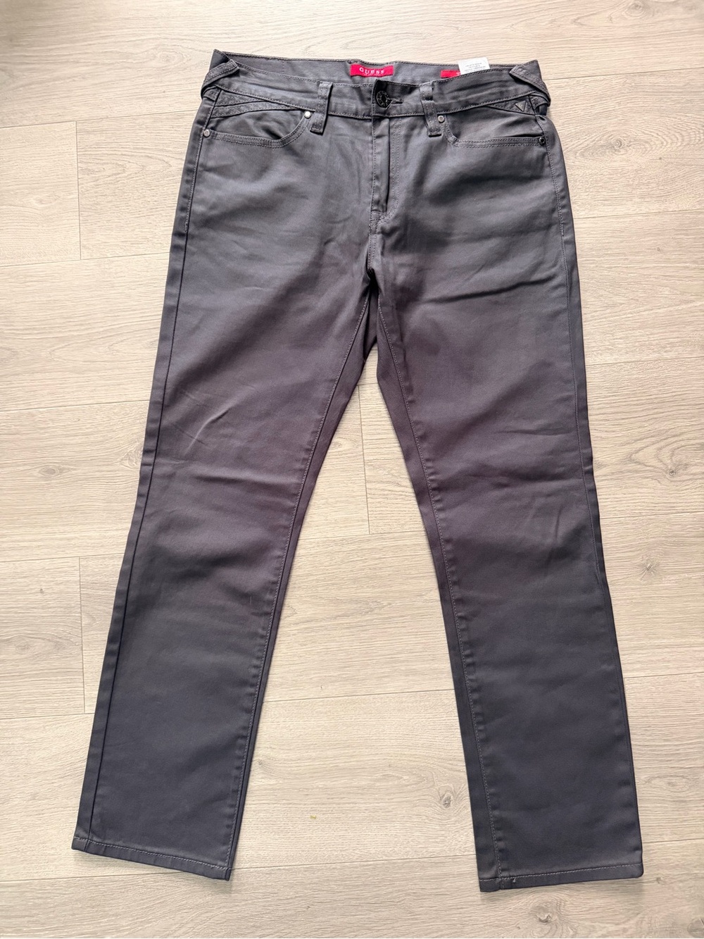 Guess Men’s Slim Straight Jeans in Charcoal